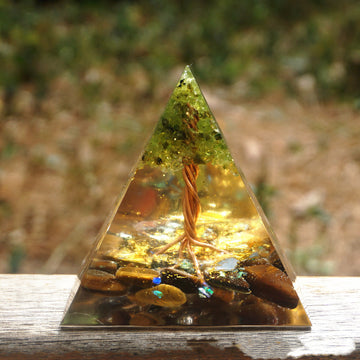 Natural Crystal Energy Tower | Orgonite Pyramid for Chakra Balancing and Spiritual Healing