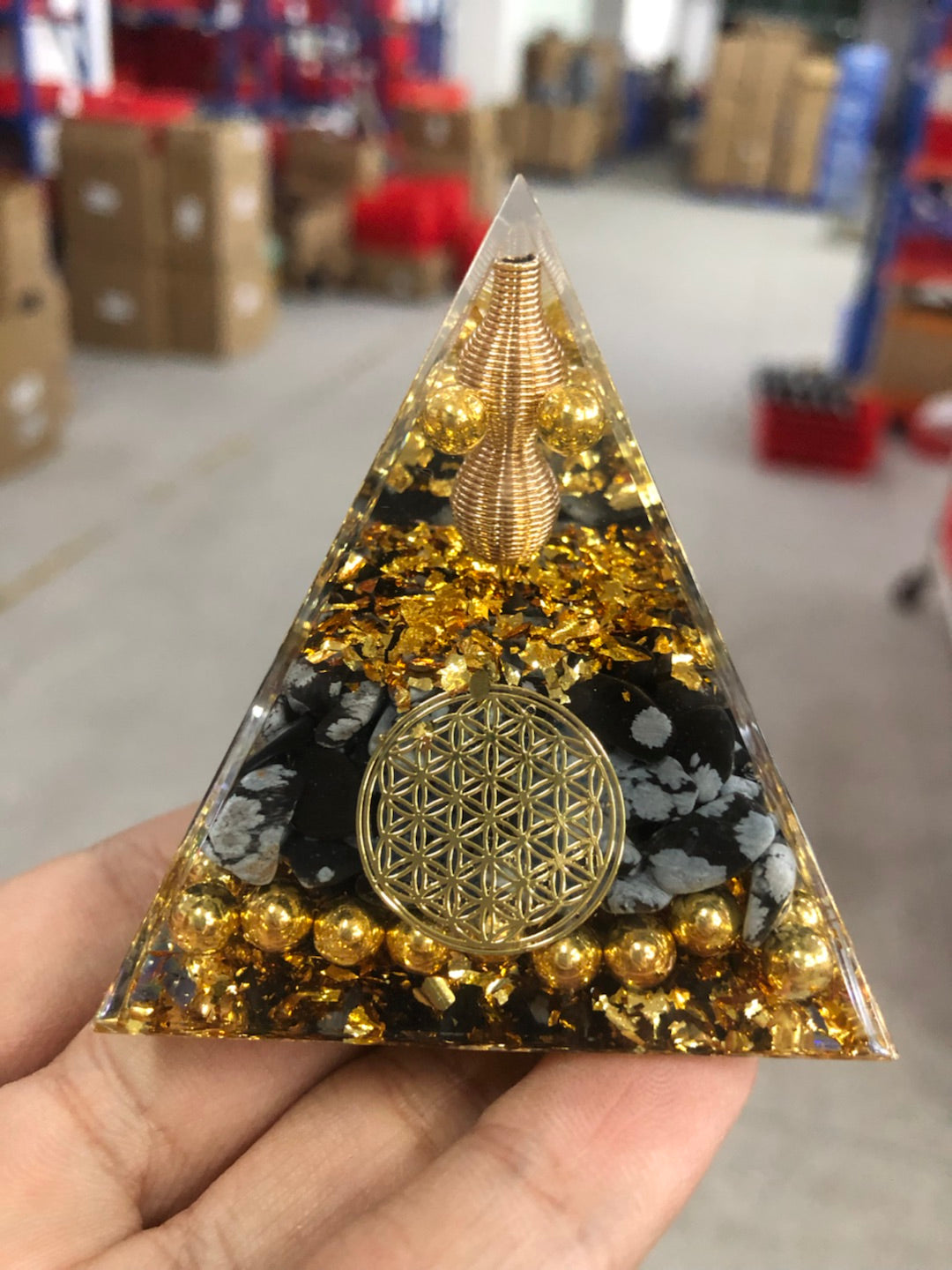 Reiki Orgonite Energy Pyramid | Chakra Healing Resin Cube for Fortune and Soul Soothing